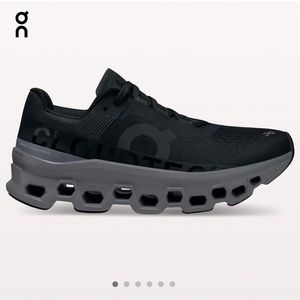 OnCloud size 8 (black) running shoes